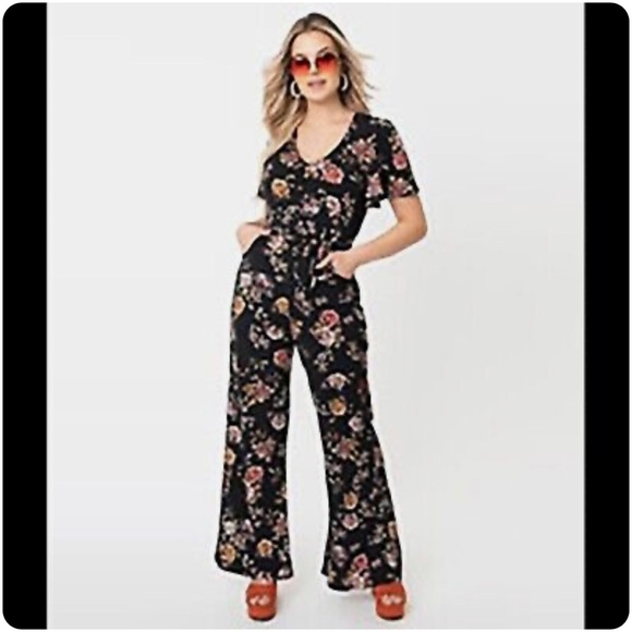 Floral jumpsuit NWT - Picture 5 of 5